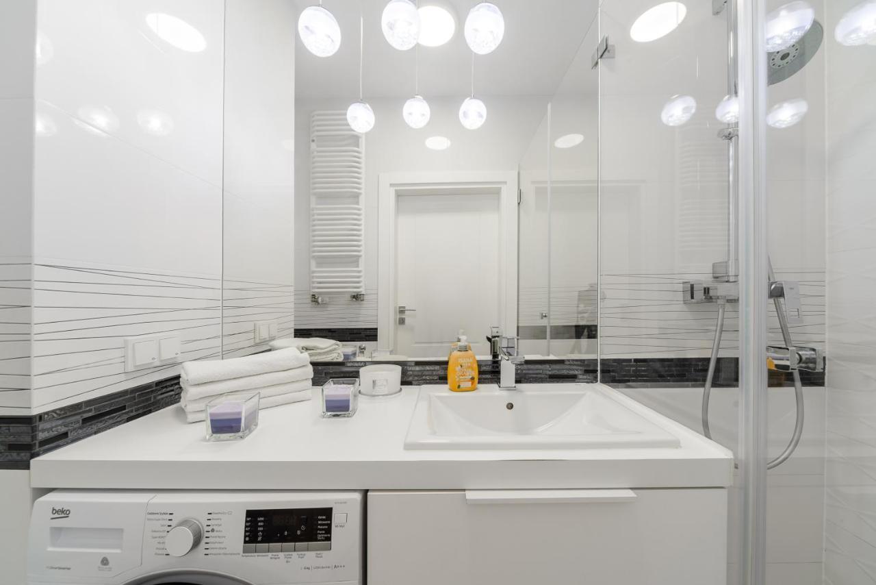 ורשה Lumina Luxury Apartments In Mennica Residence מראה חיצוני תמונה