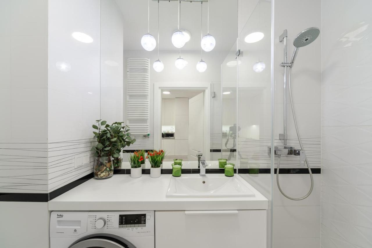 ורשה Lumina Luxury Apartments In Mennica Residence מראה חיצוני תמונה
